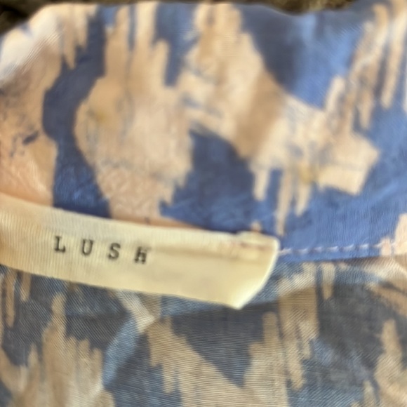 Button Down Blouse with Tie - Picture 3 of 3